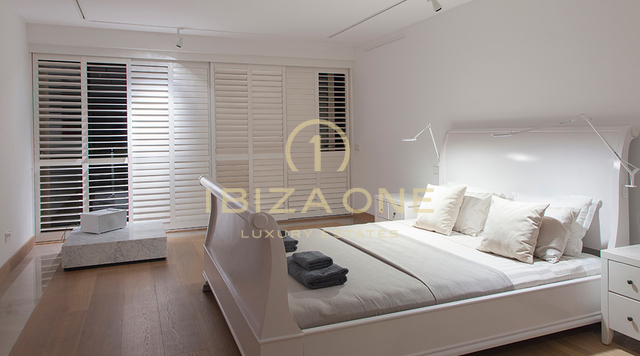 Moderne Luxusvilla mit Gästehaus zu verkaufen und zu vermieten, Ibiza
