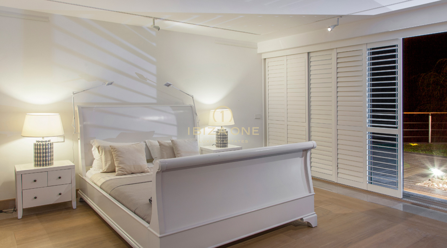 Moderne Luxusvilla mit Gästehaus zu verkaufen und zu vermieten, Ibiza