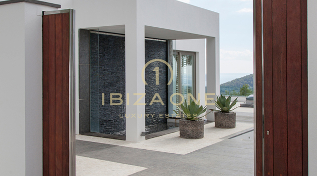 Moderne luxe villa met gastenverblijf te koop en te huur, Ibiza
