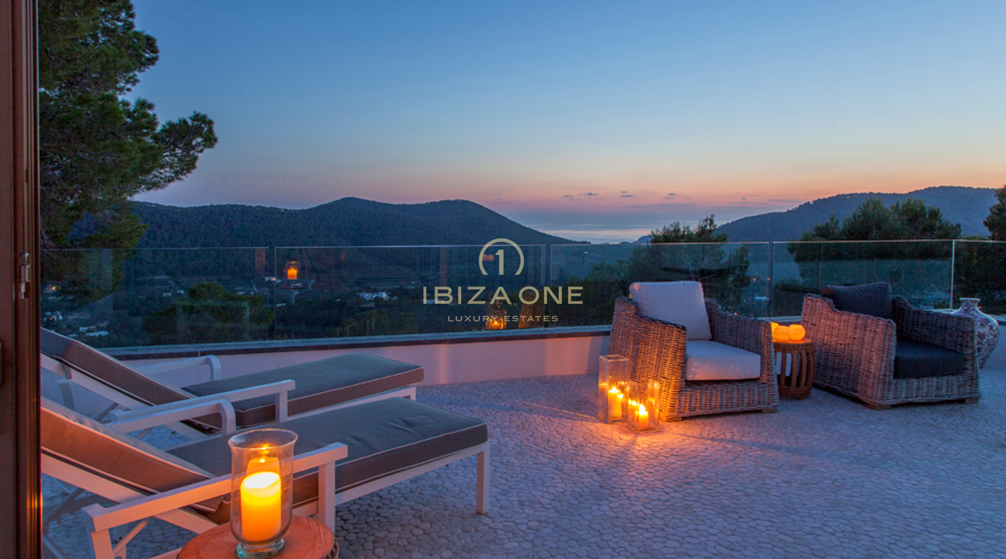 Moderne Luxusvilla mit Gästehaus zu verkaufen und zu vermieten, Ibiza