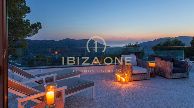 Moderne luxe villa met gastenverblijf te koop en te huur, Ibiza