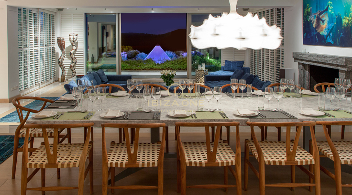 Moderne Luxusvilla mit Gästehaus zu verkaufen und zu vermieten, Ibiza