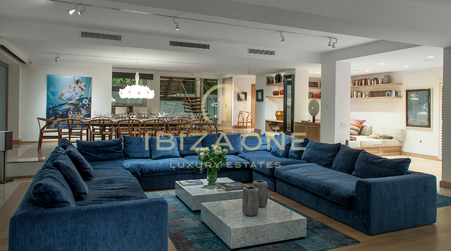 Moderne luxe villa met gastenverblijf te koop en te huur, Ibiza