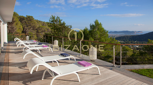 Villa de luxe moderne avec maison d'hôtes à vendre et à louer, Ibiza