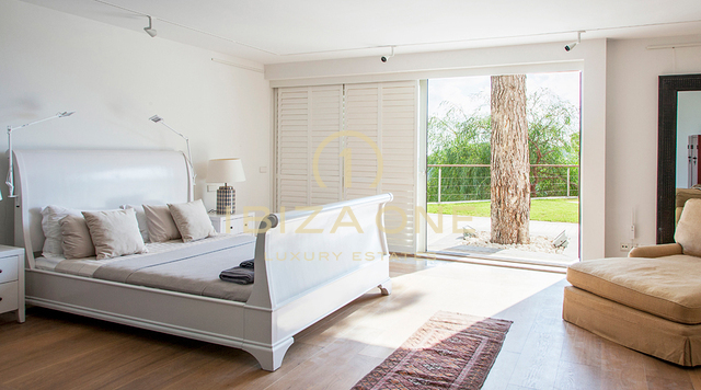 Moderne Luxusvilla mit Gästehaus zu verkaufen und zu vermieten, Ibiza
