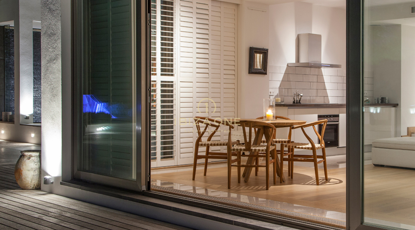 Moderne Luxusvilla mit Gästehaus zu verkaufen und zu vermieten, Ibiza