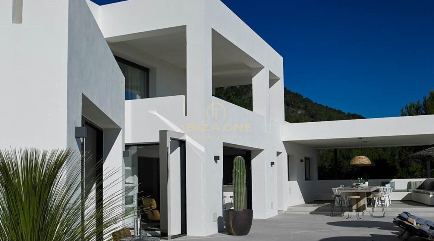 Lussuosa villa moderna Jaime Serra con splendida vista mare in affitto, Ibiza