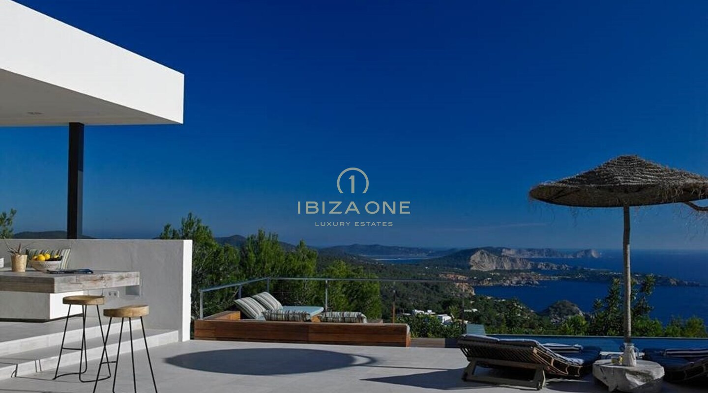 Luxueuse villa moderne Jaime Serra avec belle vue sur la mer à louer, Ibiza