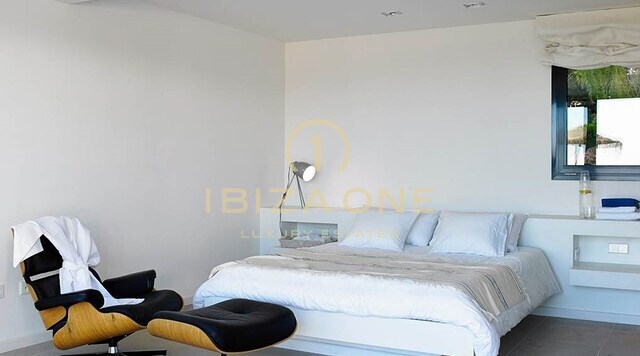 Luxe moderne Jaime Serra villa met prachtig zeezicht te huur, Ibiza