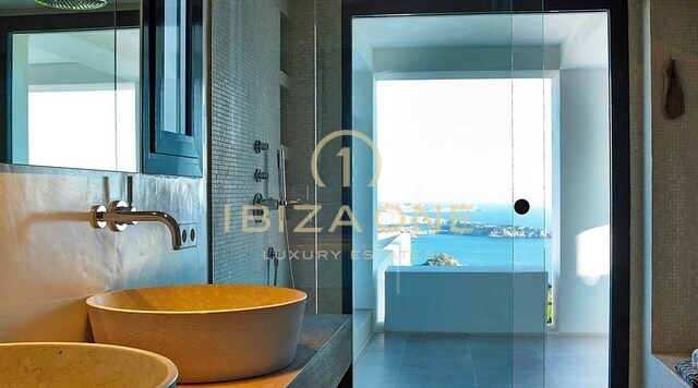 Lujosa villa moderna en Jaime Serra con preciosas vistas al mar en alquiler, Ibiza