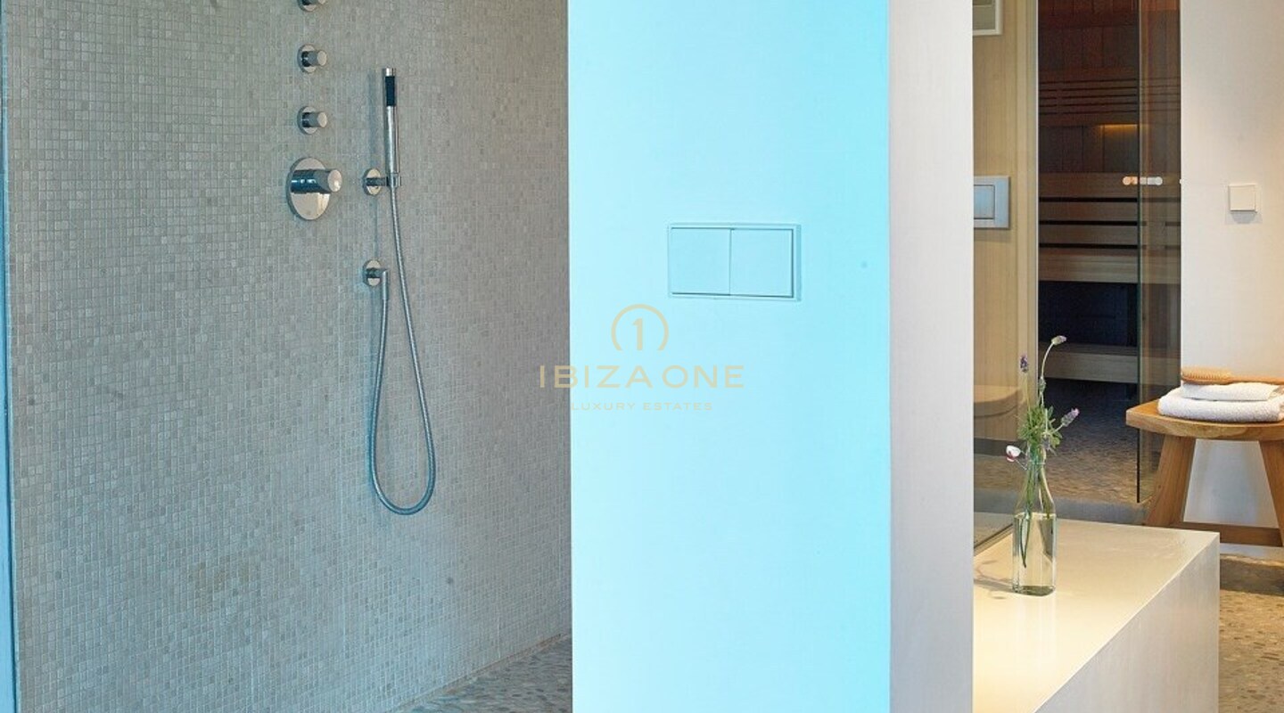 Luxe moderne Jaime Serra villa met prachtig zeezicht te huur, Ibiza