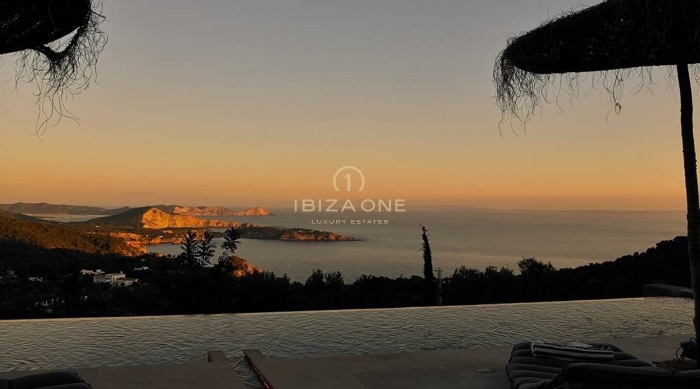 Luxe moderne Jaime Serra villa met prachtig zeezicht te huur, Ibiza