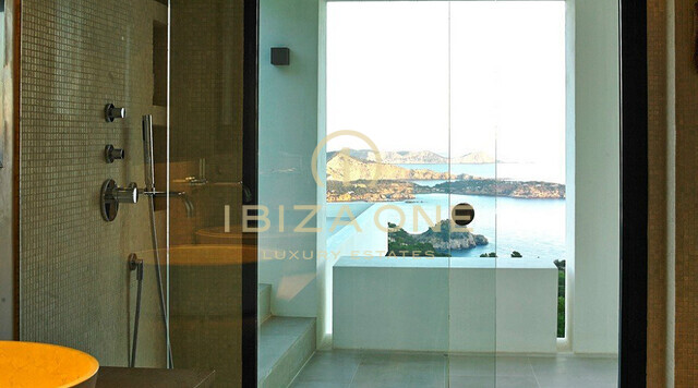 Luxe moderne Jaime Serra villa met prachtig zeezicht te huur, Ibiza