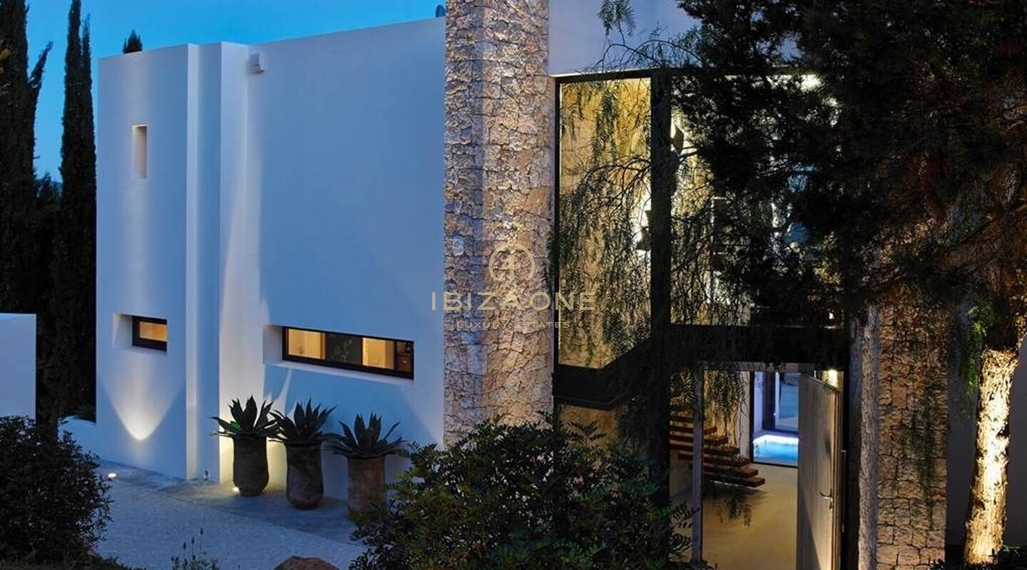 Luxueuse villa moderne Jaime Serra avec belle vue sur la mer à louer, Ibiza