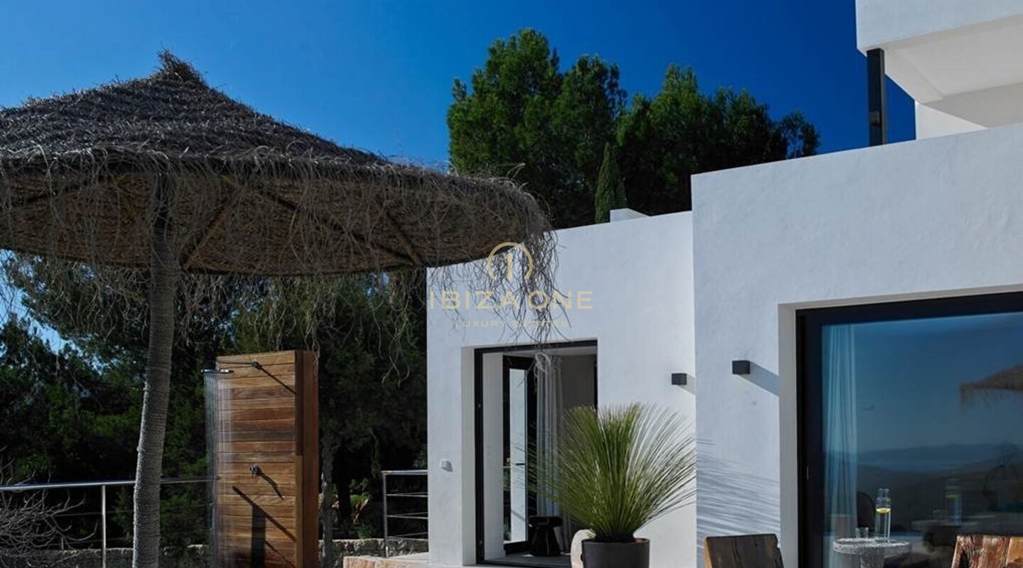 Luxe moderne Jaime Serra villa met prachtig zeezicht te huur, Ibiza