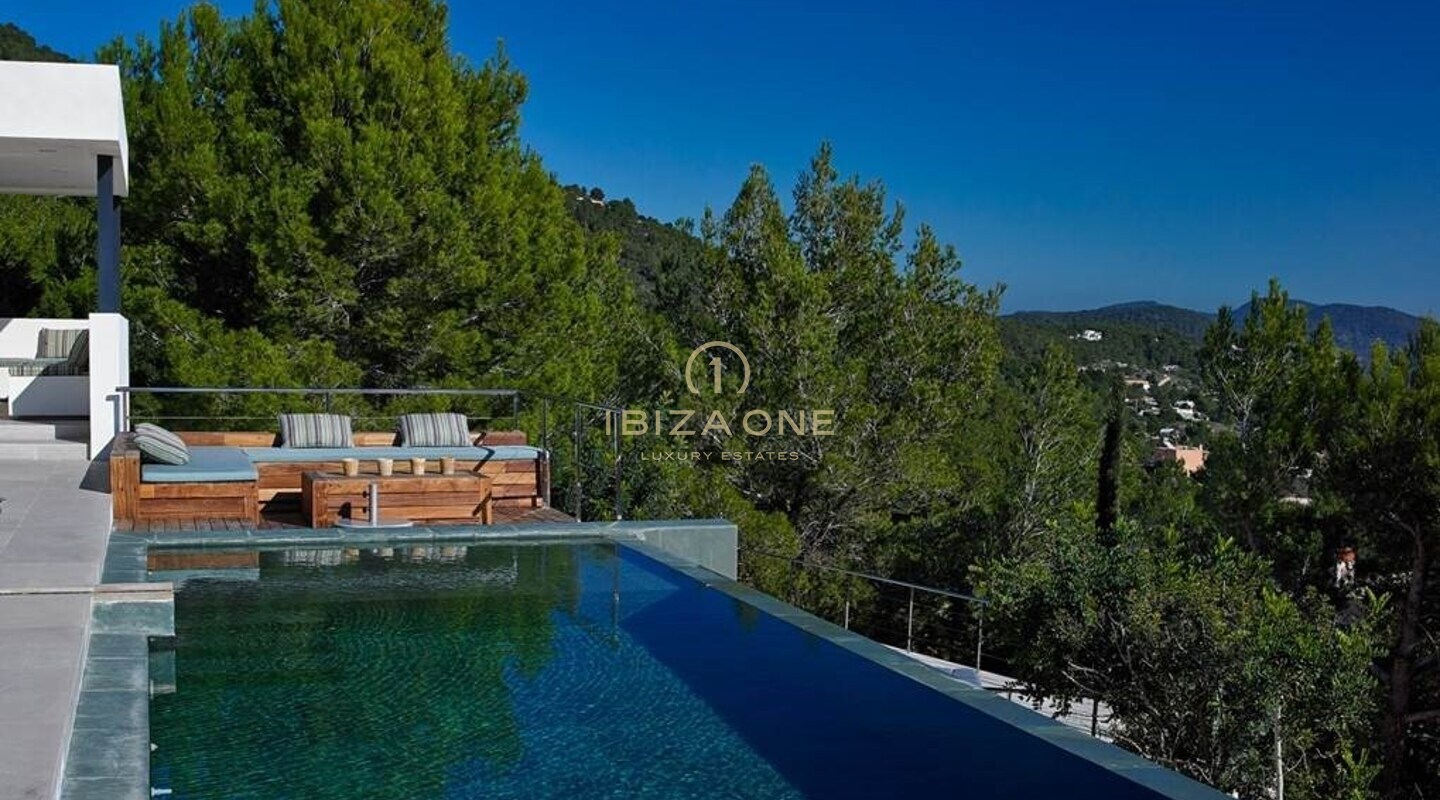 Luxueuse villa moderne Jaime Serra avec belle vue sur la mer à louer, Ibiza