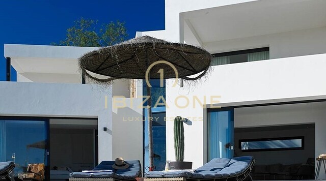 Luxueuse villa moderne Jaime Serra avec belle vue sur la mer à louer, Ibiza