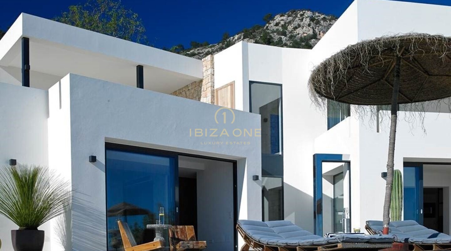 Lussuosa villa moderna Jaime Serra con splendida vista mare in affitto, Ibiza