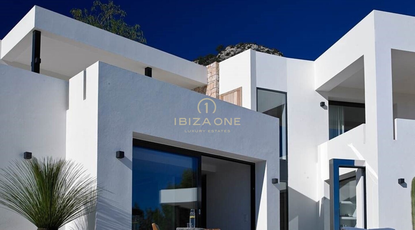 Lujosa villa moderna en Jaime Serra con preciosas vistas al mar en alquiler, Ibiza