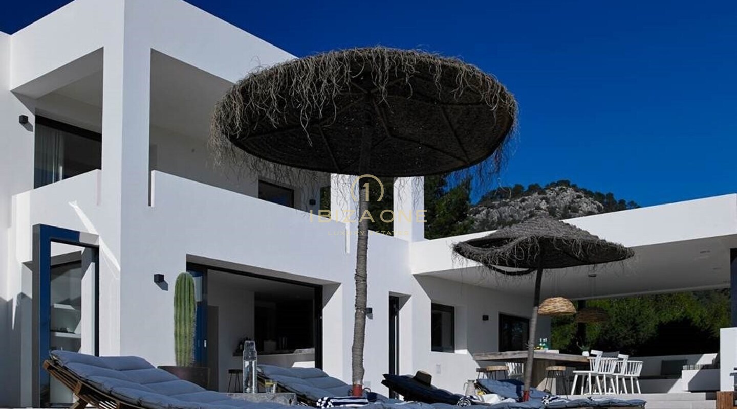 Lujosa villa moderna en Jaime Serra con preciosas vistas al mar en alquiler, Ibiza