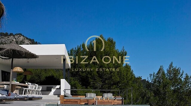 Lujosa villa moderna en Jaime Serra con preciosas vistas al mar en alquiler, Ibiza