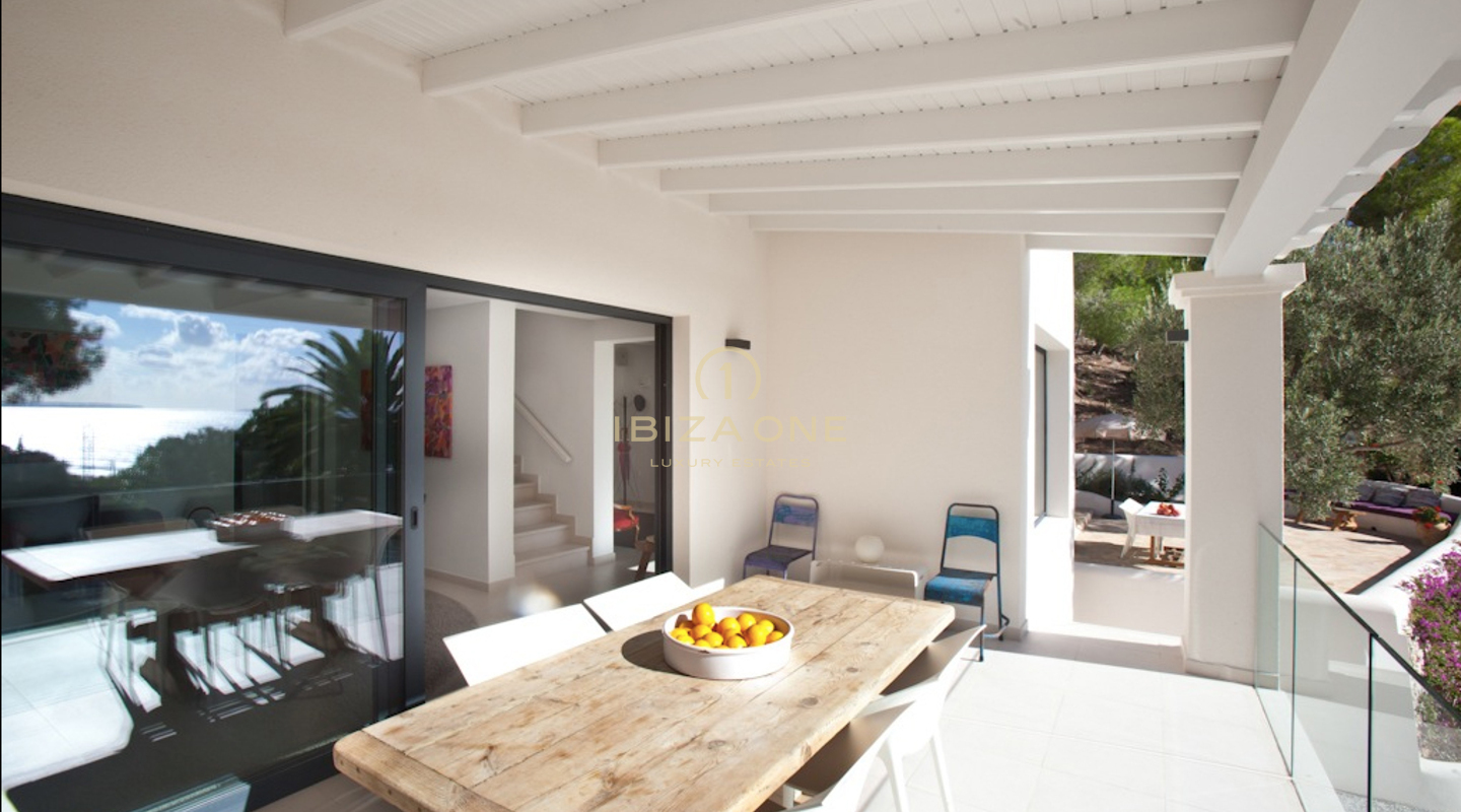 Luxuriöse und wunderschön renovierte Villa mit Blick auf die Salinas zu verkaufen, Ibiza - Luxuriöse und wunderschön renovierte Villa mit Blick auf die Salinas zu vermieten, Ibiza