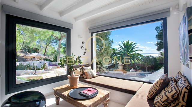 Luxuriöse und wunderschön renovierte Villa mit Blick auf die Salinas zu verkaufen, Ibiza - Luxuriöse und wunderschön renovierte Villa mit Blick auf die Salinas zu vermieten, Ibiza