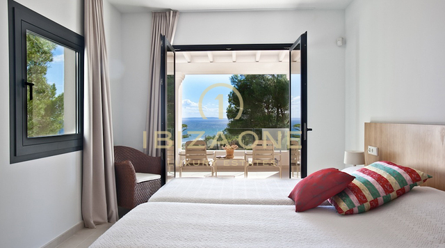 Luxe en prachtige gerenoveerde villa met uitzicht op zoutvlakten te koop, Ibiza - Luxe en prachtige gerenoveerde villa met uitzicht op zoutvlakten te huur, Ibiza
