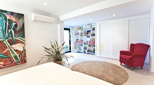 Luxe en prachtige gerenoveerde villa met uitzicht op zoutvlakten te koop, Ibiza - Luxe en prachtige gerenoveerde villa met uitzicht op zoutvlakten te huur, Ibiza