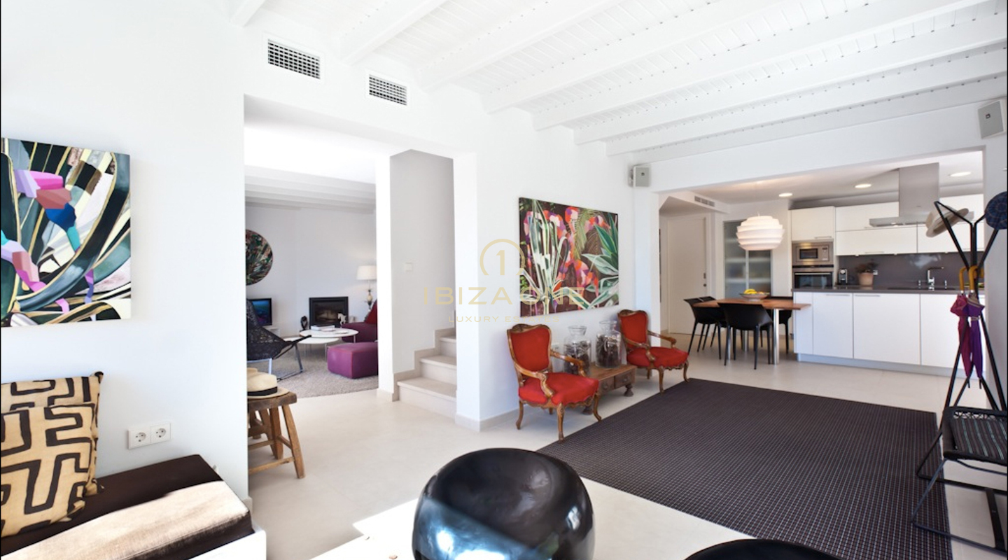 Luxuriöse und wunderschön renovierte Villa mit Blick auf die Salinas zu verkaufen, Ibiza - Luxuriöse und wunderschön renovierte Villa mit Blick auf die Salinas zu vermieten, Ibiza