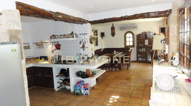 Spectaculaire villa de luxe de 12 chambres - à 200 mètres de la mer avec accès à la mer à vendre et la villa de luxe est également à louer, Ibiza