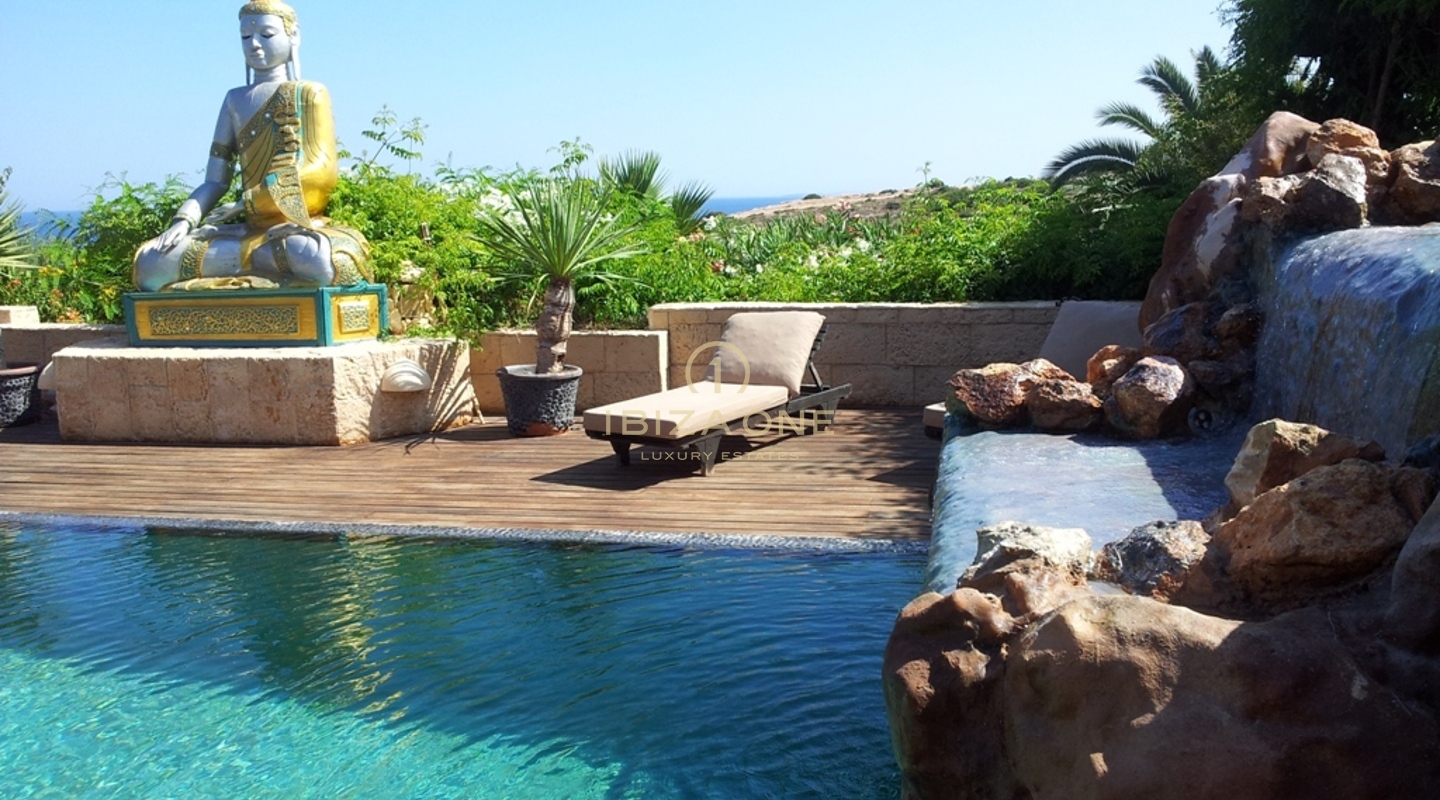 Spectaculaire villa de luxe de 12 chambres - à 200 mètres de la mer avec accès à la mer à vendre et la villa de luxe est également à louer, Ibiza