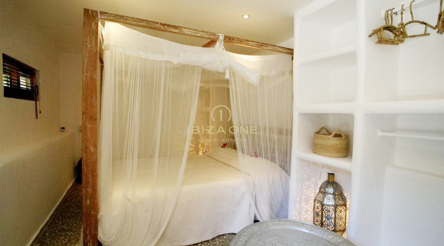 Spectaculaire villa de luxe de 12 chambres - à 200 mètres de la mer avec accès à la mer à vendre et la villa de luxe est également à louer, Ibiza