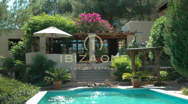 Encantadora y lujosa villa entre Ibiza ciudad y Santa Eulalia en venta, Ibiza - Encantadora y lujosa villa entre Ibiza ciudad y Santa Eulalia en alquiler, Ibiza