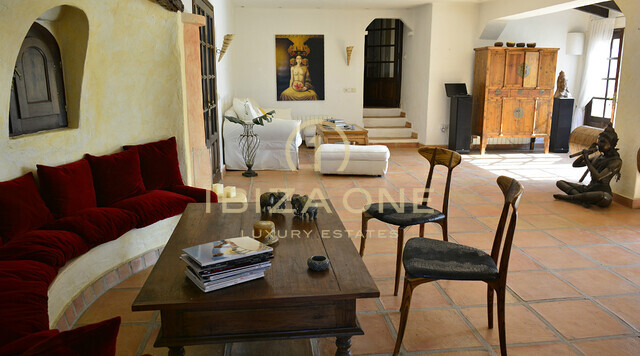 Charmante Luxusvilla zwischen Ibiza-Stadt und Santa Eulalia zu verkaufen, Ibiza - Charmante Luxusvilla zwischen Ibiza-Stadt und Santa Eulalia zu vermieten, Ibiza