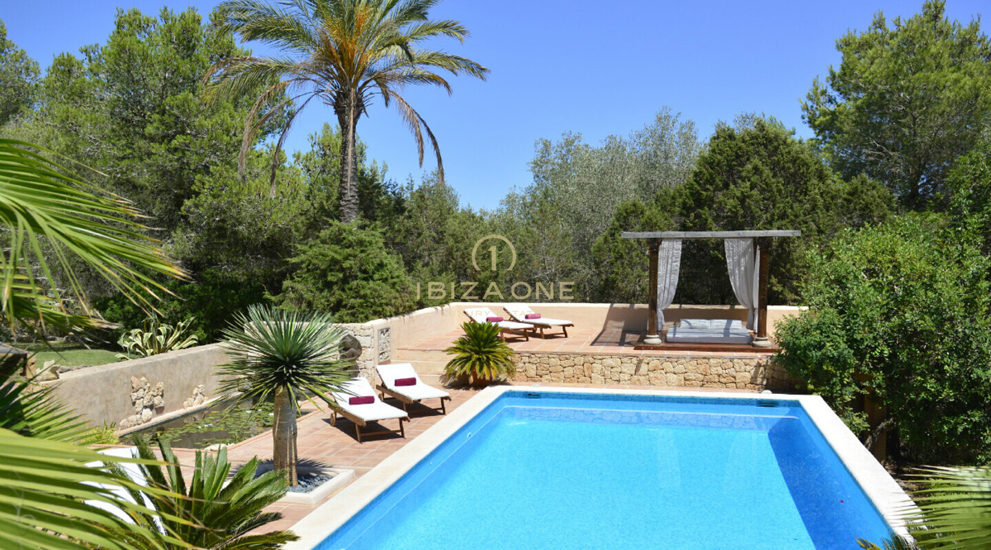 Encantadora y lujosa villa entre Ibiza ciudad y Santa Eulalia en venta, Ibiza - Encantadora y lujosa villa entre Ibiza ciudad y Santa Eulalia en alquiler, Ibiza