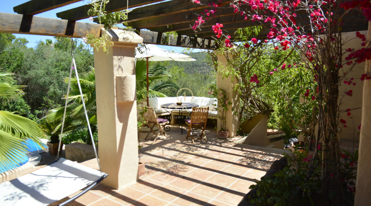 Encantadora y lujosa villa entre Ibiza ciudad y Santa Eulalia en venta, Ibiza - Encantadora y lujosa villa entre Ibiza ciudad y Santa Eulalia en alquiler, Ibiza