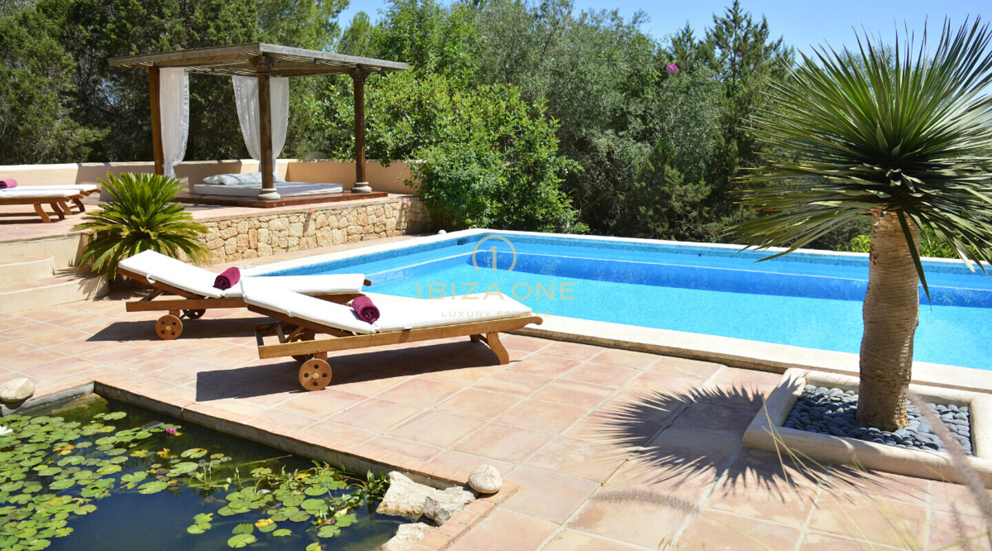 Charmante en luxe villa tussen Ibiza-stad en Santa Eulalia te koop, Ibiza - Charmante en luxe villa tussen Ibiza-stad en Santa Eulalia te huur, Ibiza