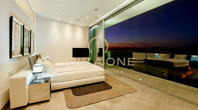 Dominio dello skyline di Ibiza: Villa ultra-lusso con vista panoramica a 270° su Tagomago, Santa Eulària des Riu e Marina in vendita, Ibiza