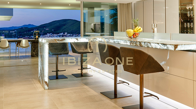 Dominio dello skyline di Ibiza: Villa ultra-lusso con vista panoramica a 270° su Tagomago, Santa Eulària des Riu e Marina in vendita, Ibiza