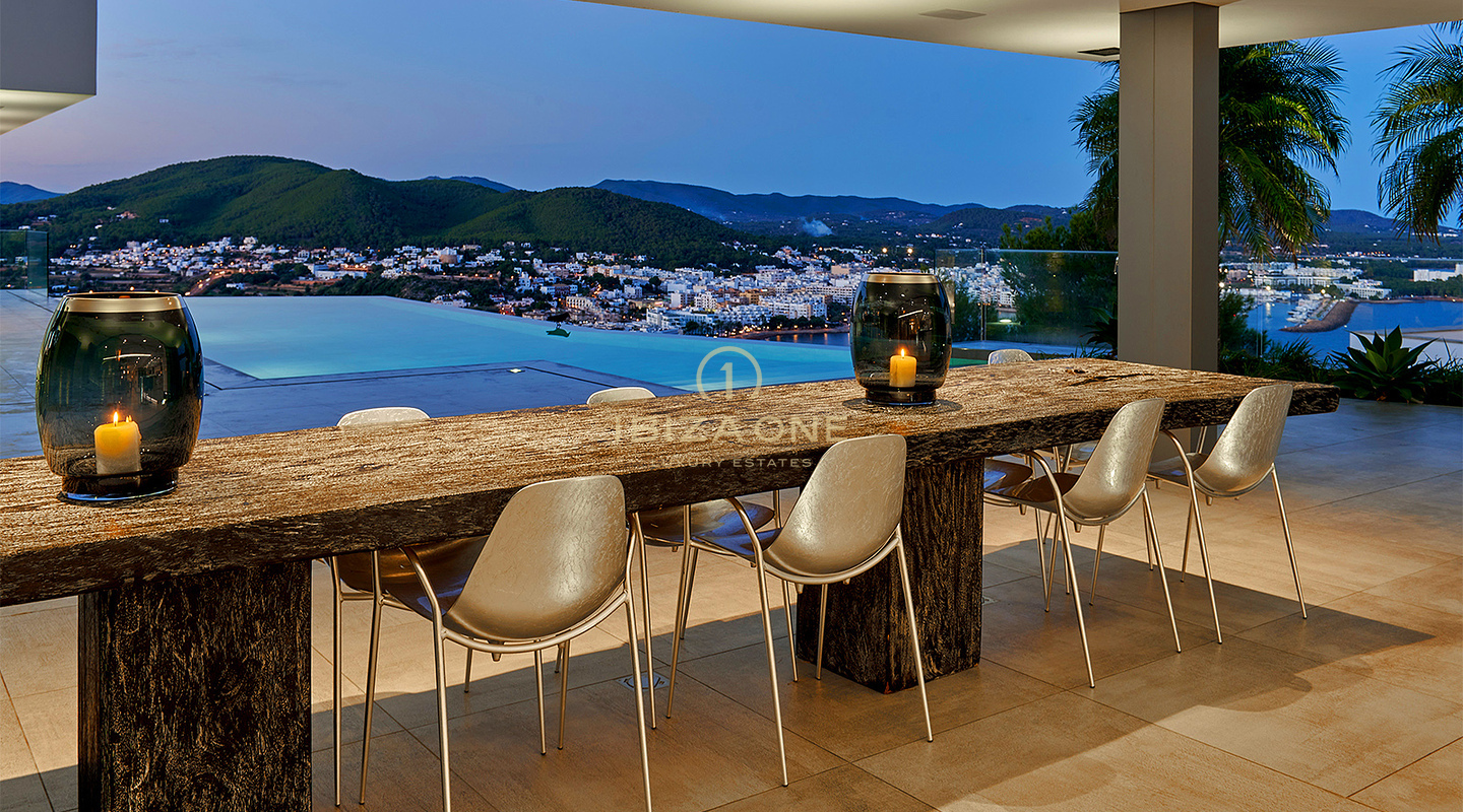 Dominio dello skyline di Ibiza: Villa ultra-lusso con vista panoramica a 270° su Tagomago, Santa Eulària des Riu e Marina in vendita, Ibiza