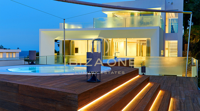 Dominio dello skyline di Ibiza: Villa ultra-lusso con vista panoramica a 270° su Tagomago, Santa Eulària des Riu e Marina in vendita, Ibiza