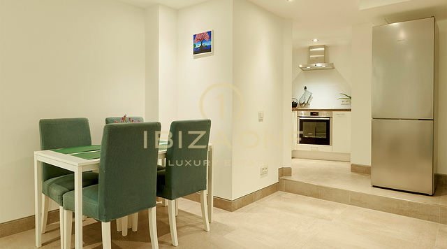 Ibiza-Skyline-Dominanz: Ultra-Luxusvilla mit 270°-Panoramablick auf Tagomago, Santa Eulària des Riu und den Yachthafen zu verkaufen, Ibiza