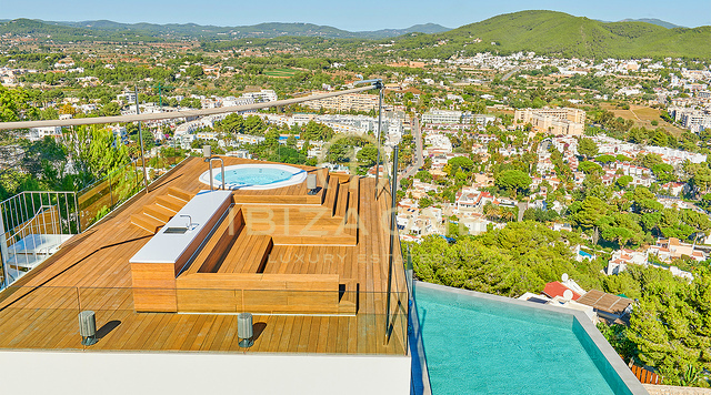 Dominio dello skyline di Ibiza: Villa ultra-lusso con vista panoramica a 270° su Tagomago, Santa Eulària des Riu e Marina in vendita, Ibiza