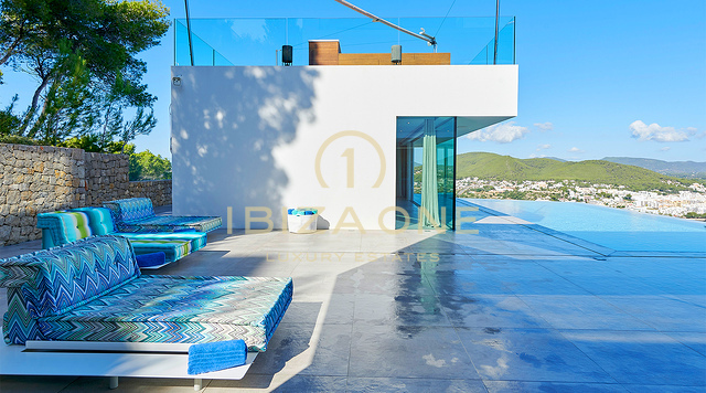Dominio dello skyline di Ibiza: Villa ultra-lusso con vista panoramica a 270° su Tagomago, Santa Eulària des Riu e Marina in vendita, Ibiza