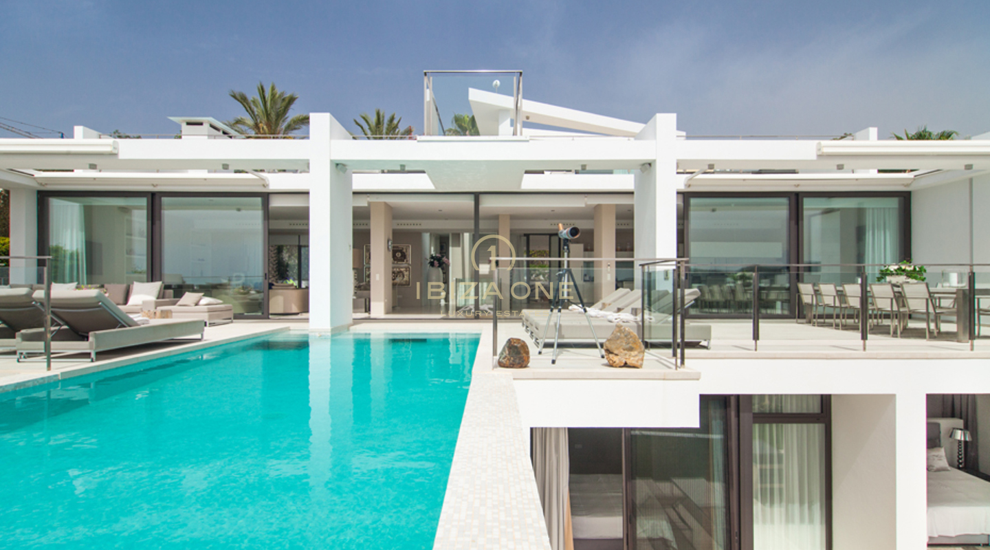 Moderna villa di lusso vicino alla città di Ibiza e ai porti turistici con splendida vista sul mare. La villa di lusso è in vendita, Ibiza - Moderna villa di lusso vicino alla città di Ibiza e ai porti turistici con splendida vista sul mare. La villa di lusso è in affitto, Ibiza