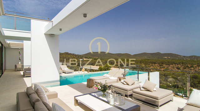 Moderna villa di lusso vicino alla città di Ibiza e ai porti turistici con splendida vista sul mare. La villa di lusso è in vendita, Ibiza - Moderna villa di lusso vicino alla città di Ibiza e ai porti turistici con splendida vista sul mare. La villa di lusso è in affitto, Ibiza