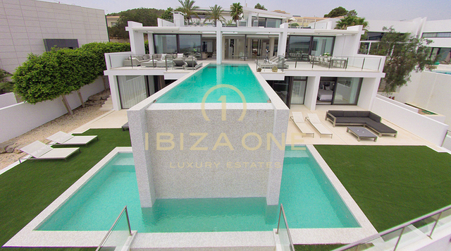 Villa de luxe moderne à proximité de la ville d'Ibiza et des marinas avec vue imprenable sur la mer, la villa de luxe est à vendre, Ibiza - Villa de luxe moderne à proximité de la ville d'Ibiza et des marinas avec vue imprenable sur la mer, la villa de luxe est à louer, Ibiza