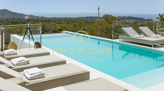 Moderna villa di lusso vicino alla città di Ibiza e ai porti turistici con splendida vista sul mare. La villa di lusso è in vendita, Ibiza - Moderna villa di lusso vicino alla città di Ibiza e ai porti turistici con splendida vista sul mare. La villa di lusso è in affitto, Ibiza