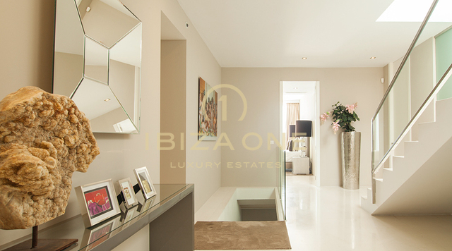 Villa de luxe moderne à proximité de la ville d'Ibiza et des marinas avec vue imprenable sur la mer, la villa de luxe est à vendre, Ibiza - Villa de luxe moderne à proximité de la ville d'Ibiza et des marinas avec vue imprenable sur la mer, la villa de luxe est à louer, Ibiza